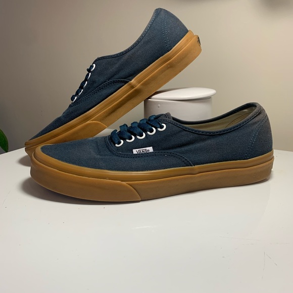 Vans Authentic Gum Sole Sneaker Unisex 